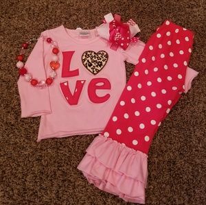 4 pc boutique outfit